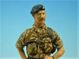 1:35 Uk Nco/Officer Standing 1