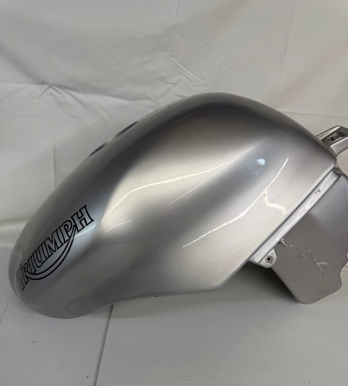 Triumph Daytona 955I Silver Gas Tank 1