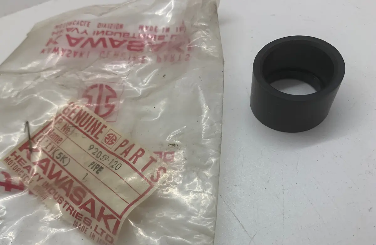 Kz900 Z1 Muffler Connector 1