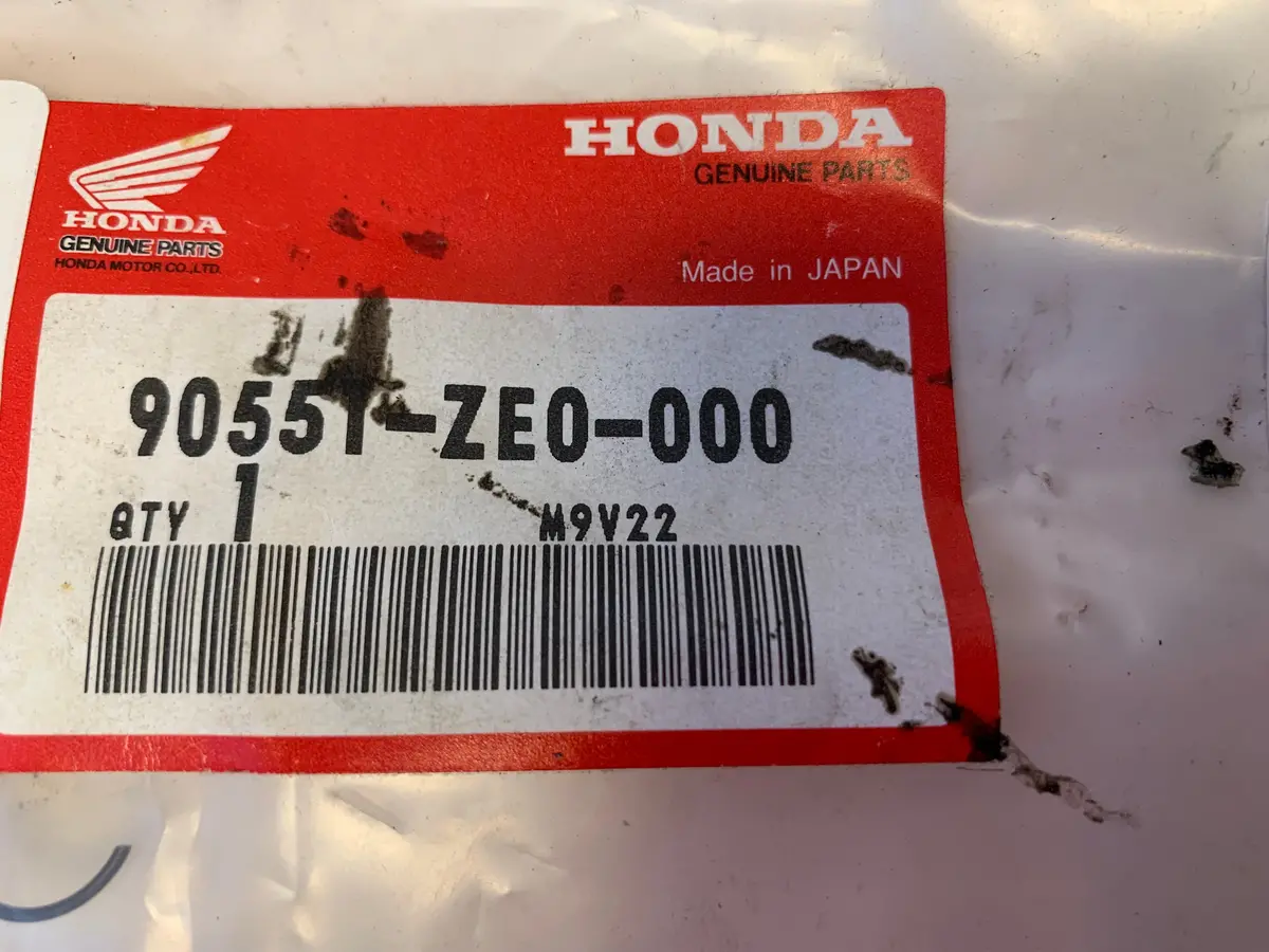 Honda Piston C Clip 1