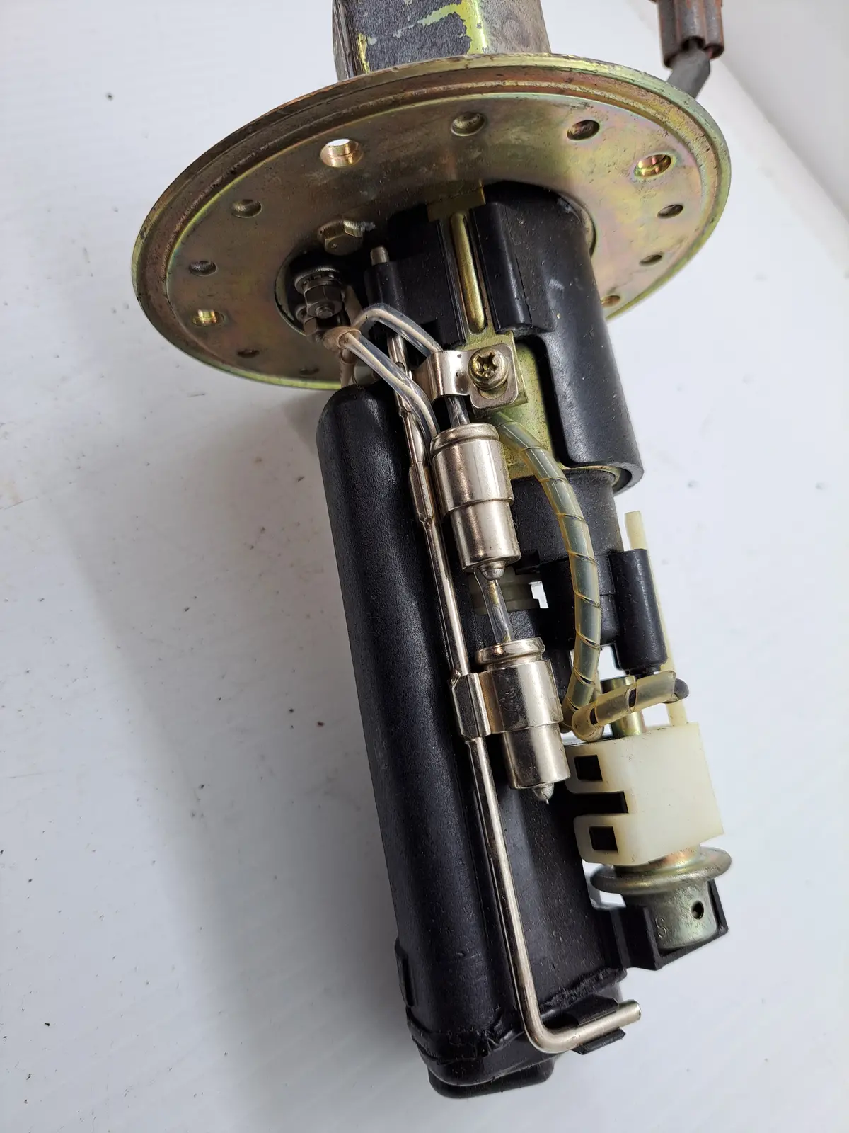 Gsx-R 750 Fuel Pump 2000-2003 1