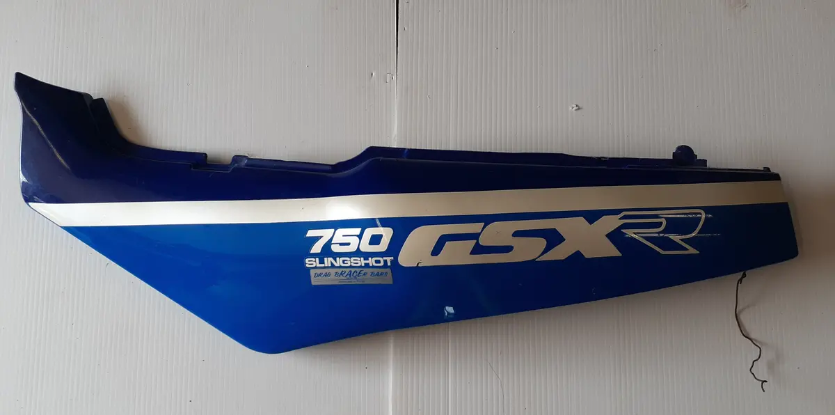 Gsx-R 750 Left Blue Tail Side Cover 1