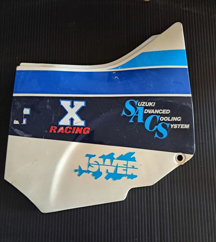 Gsx-R 750 Right Fairing 1