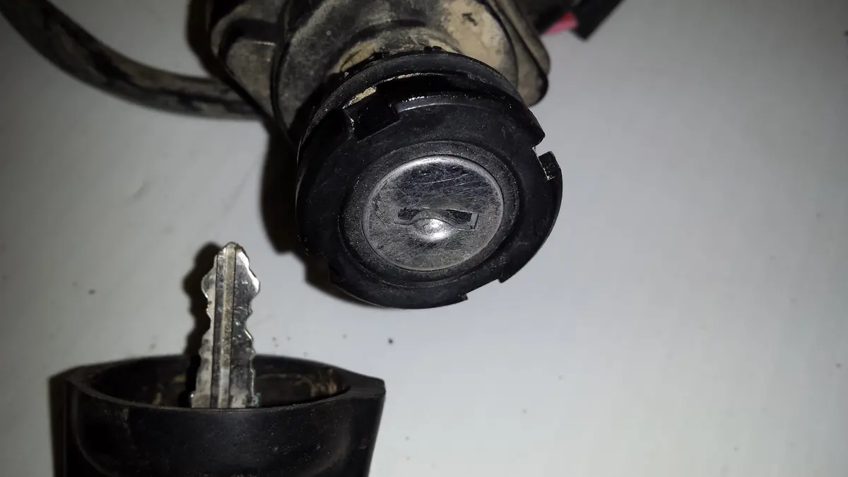 Vinson 500 Ignition Switch 1