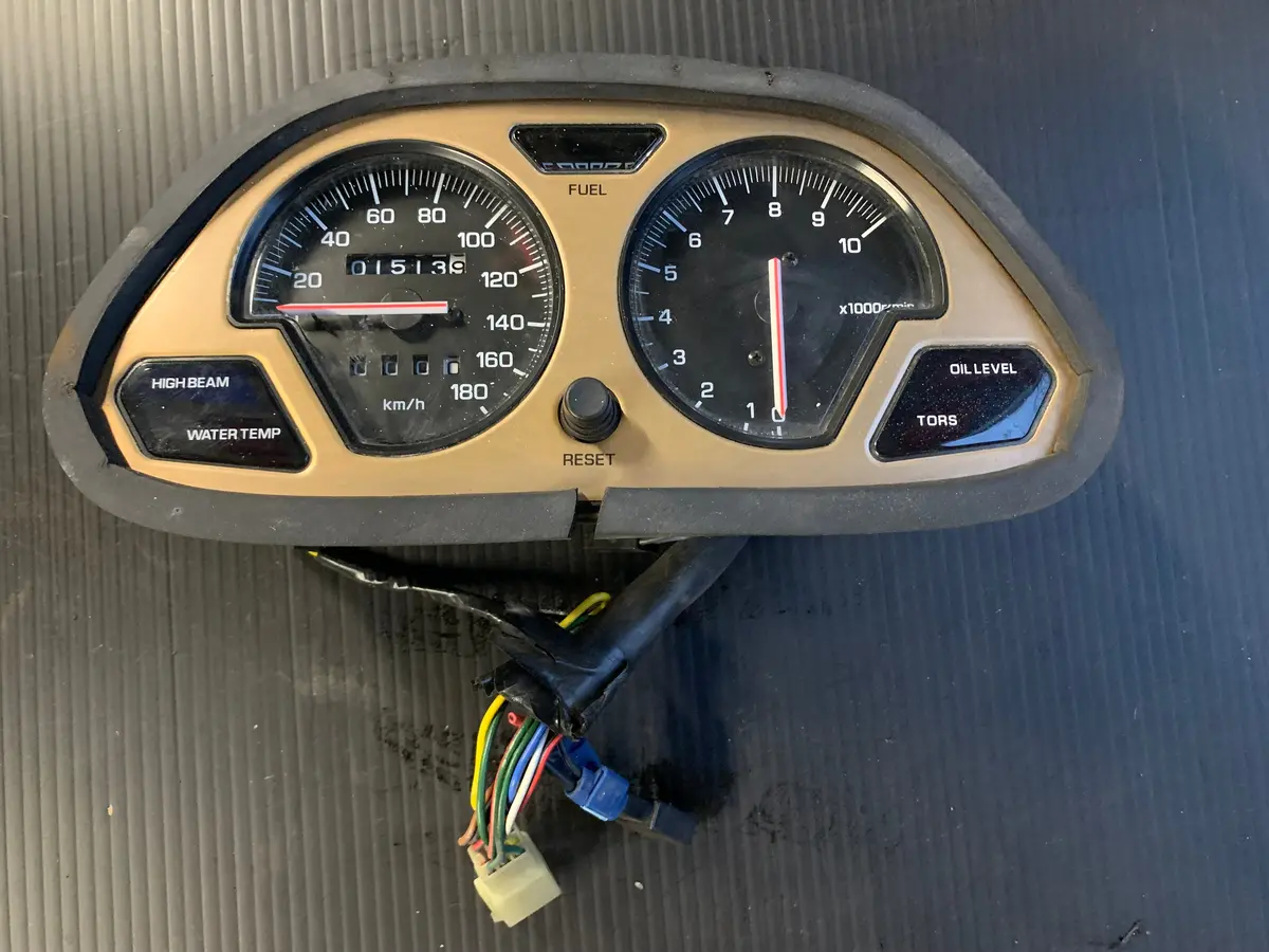 V-Max 4 800, V-Max Speedo Assembly 1