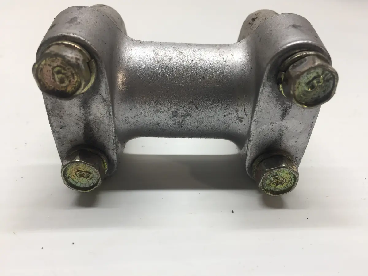 Yamaha Bravo Handlebar Clamps 1