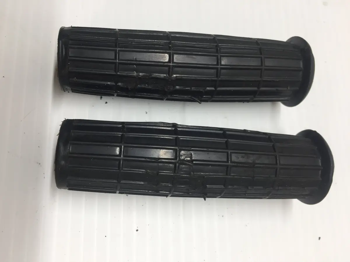 1988 Bravo 250 Grips 1