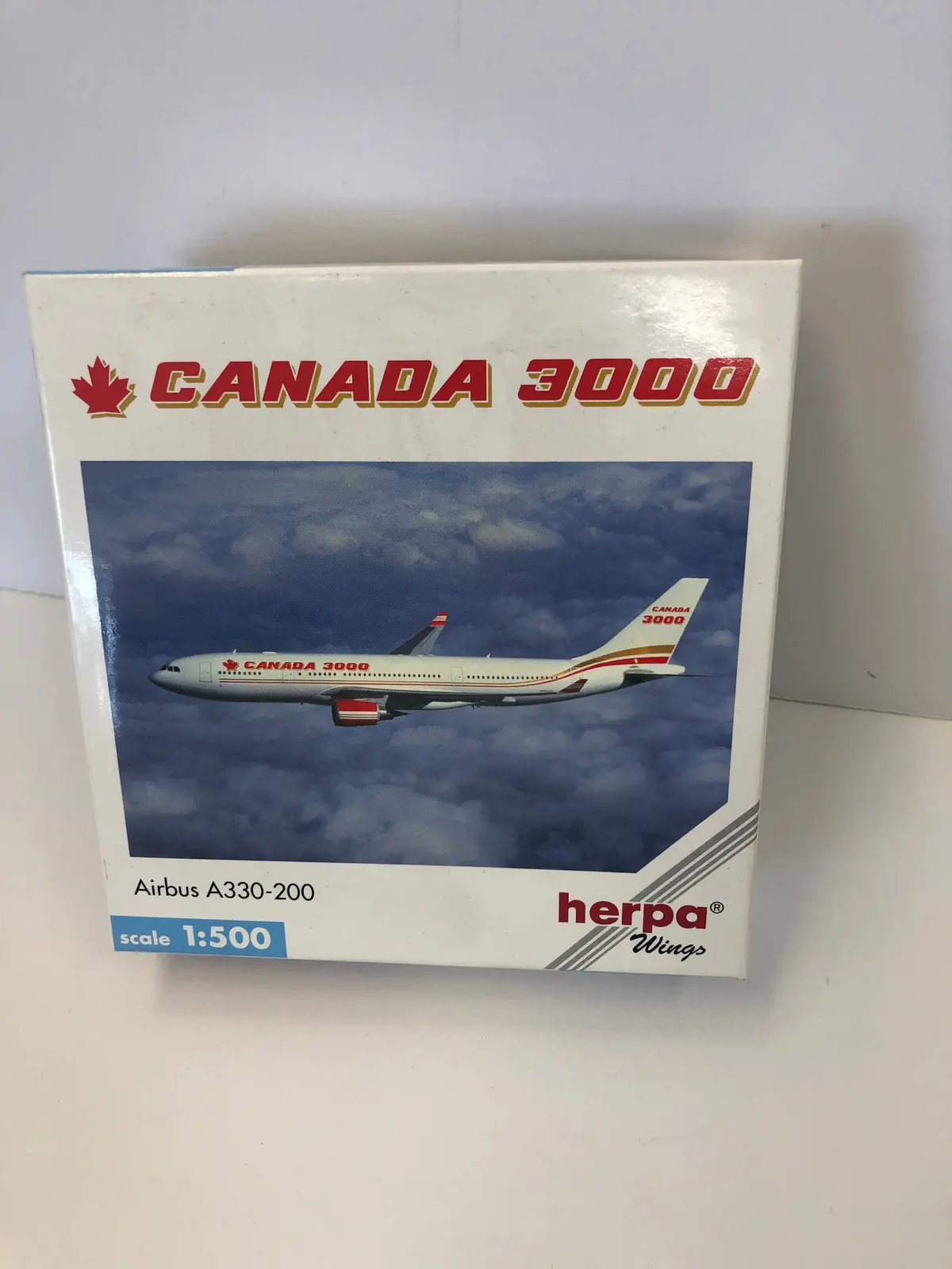1:500 Canada 3000 Airbus A330-200 1