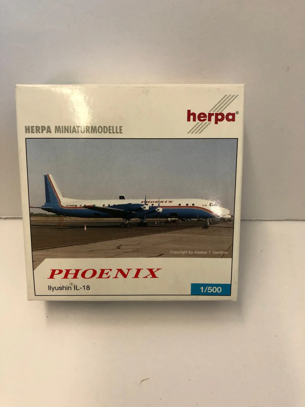 1:500 Phoenix Ilyushin Il-18 1