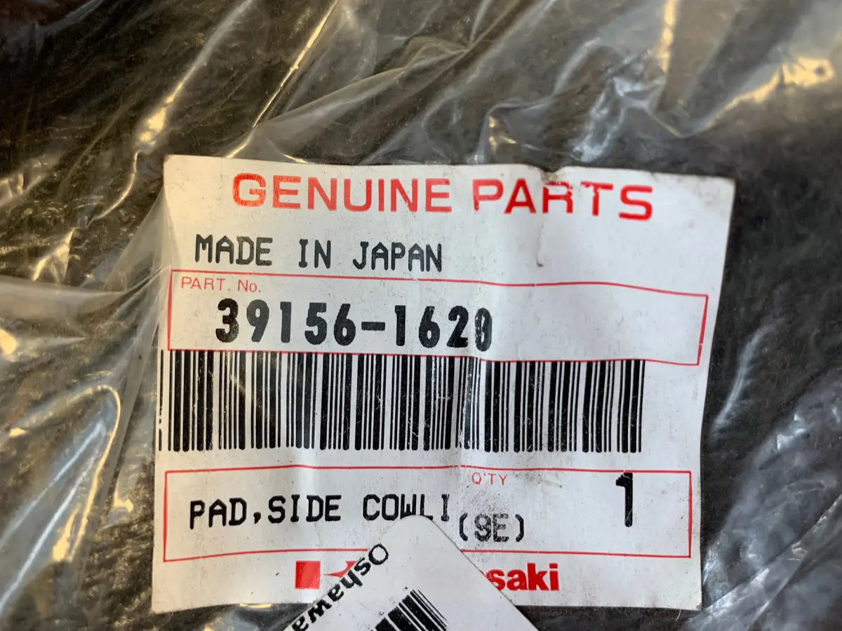 Zx-600 Left Cowling Pad 1