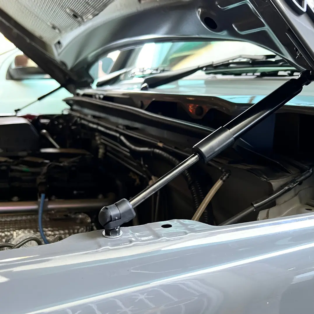 Bonnet Gas Struts (Jimny Year 2018+) 1