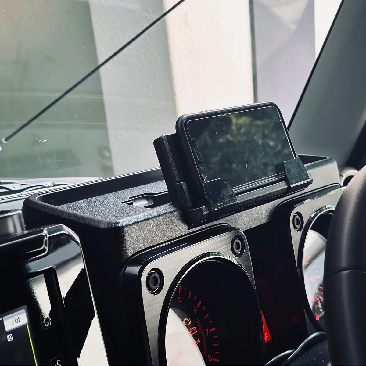 Premium Dashboard Storage Tray With Phone Holder & Wireless Charger (Jimny Year 2018+) 1