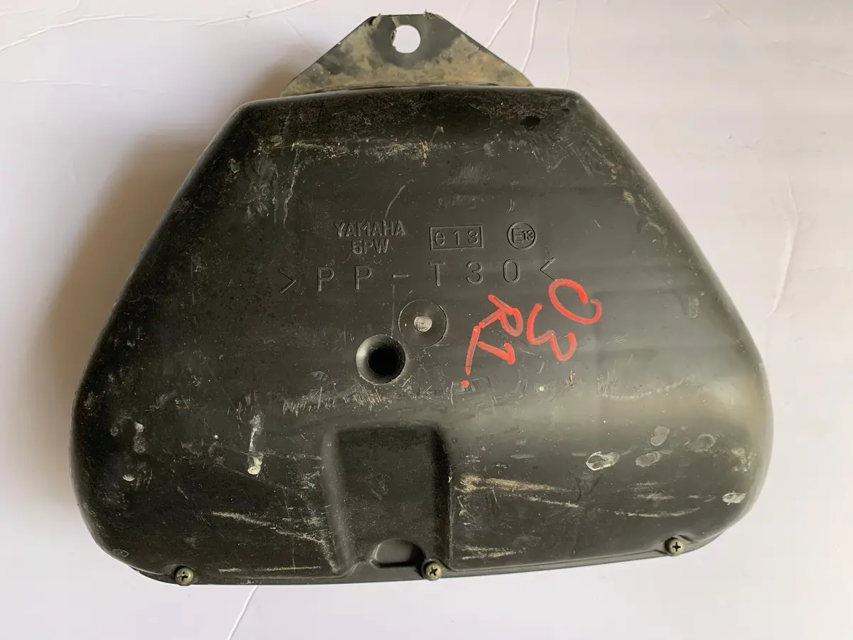 R1 Air Cleaner Case 1