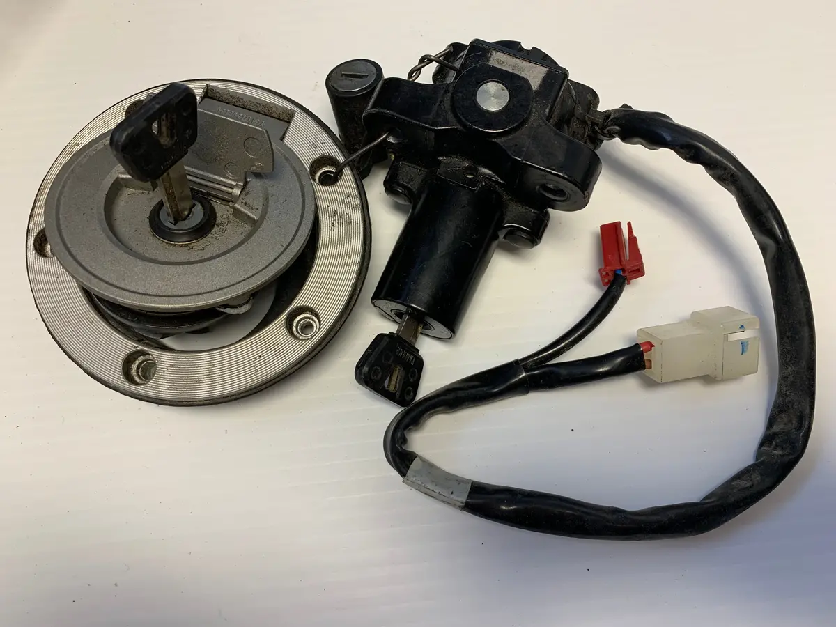 Yzf-R1 Lock Set 2002-2003 1