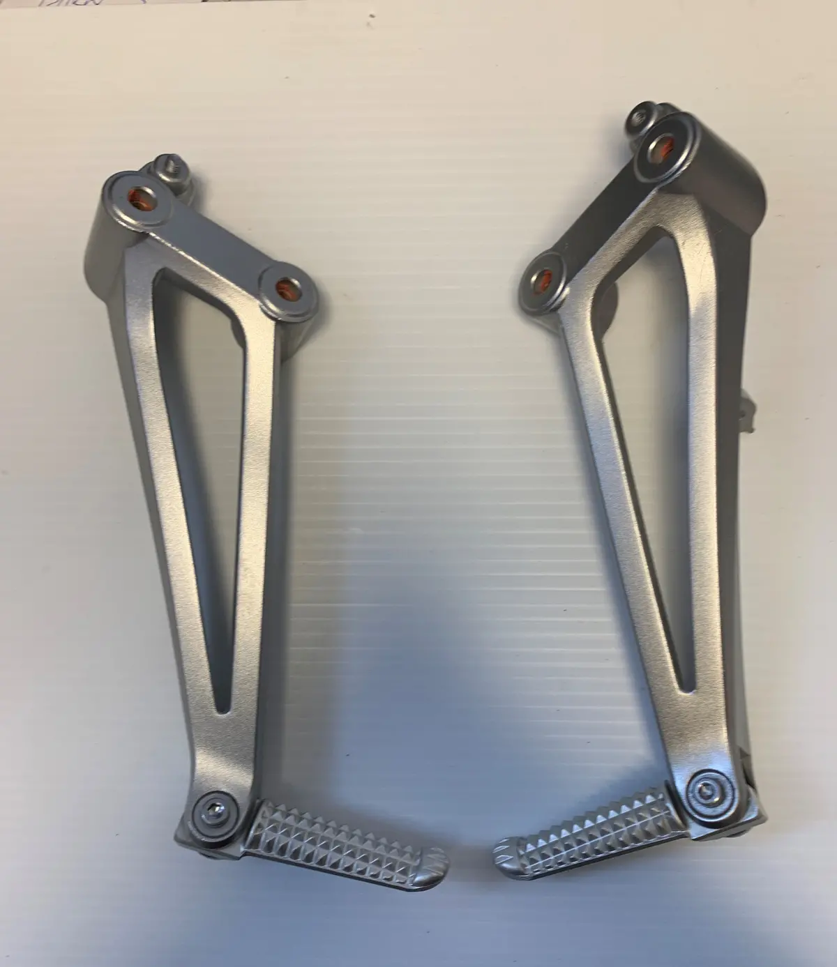 Yzf-R1 Rear Footpegs And Brackets 1