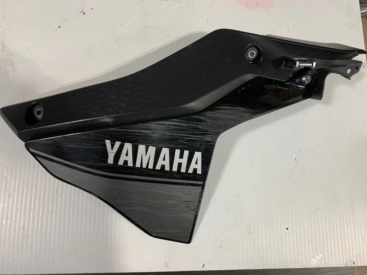 Yzfr1 Right Mid Tank Fairing Cover 2 1