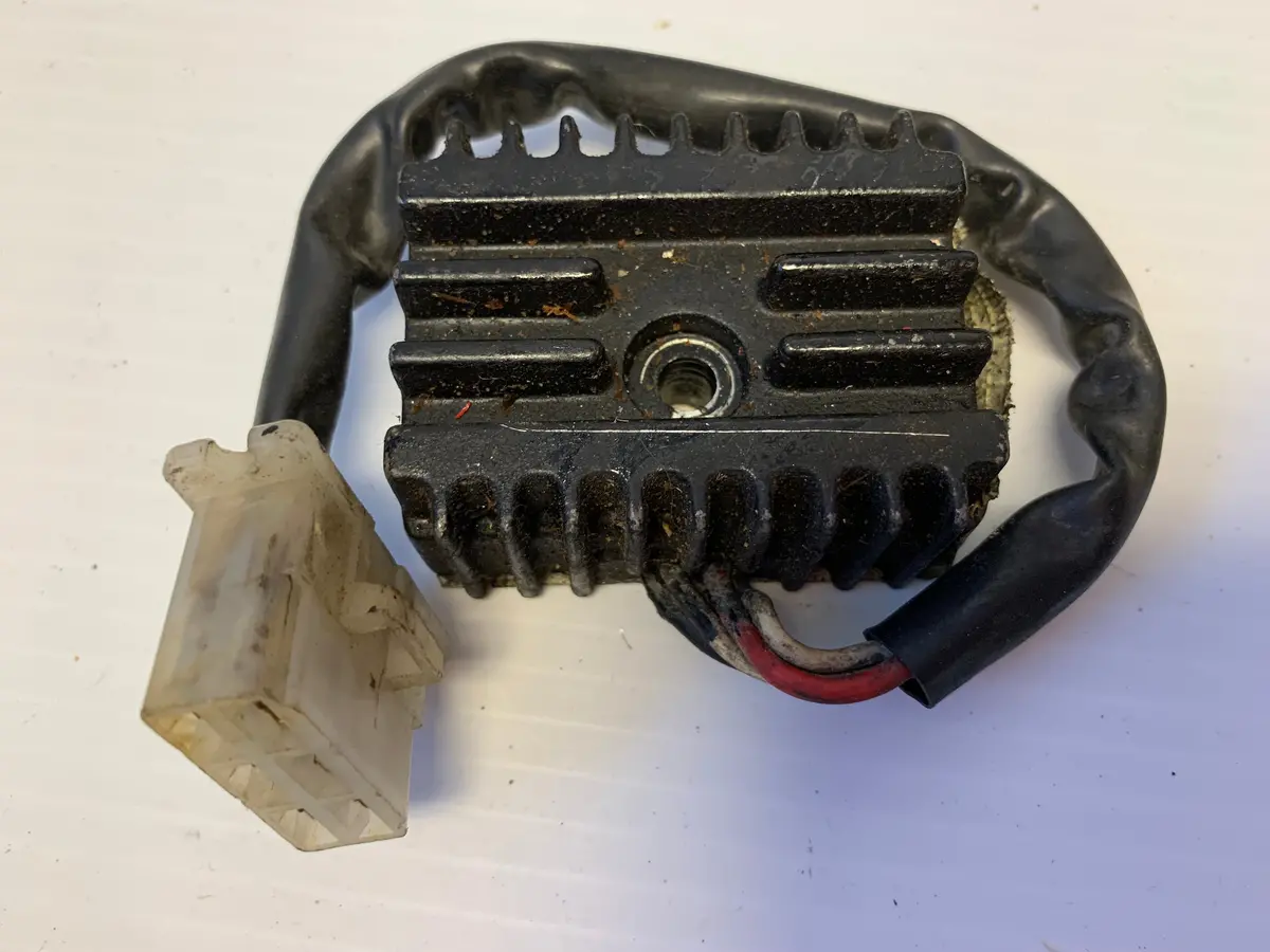 Yamaha Voltage Regulator 1