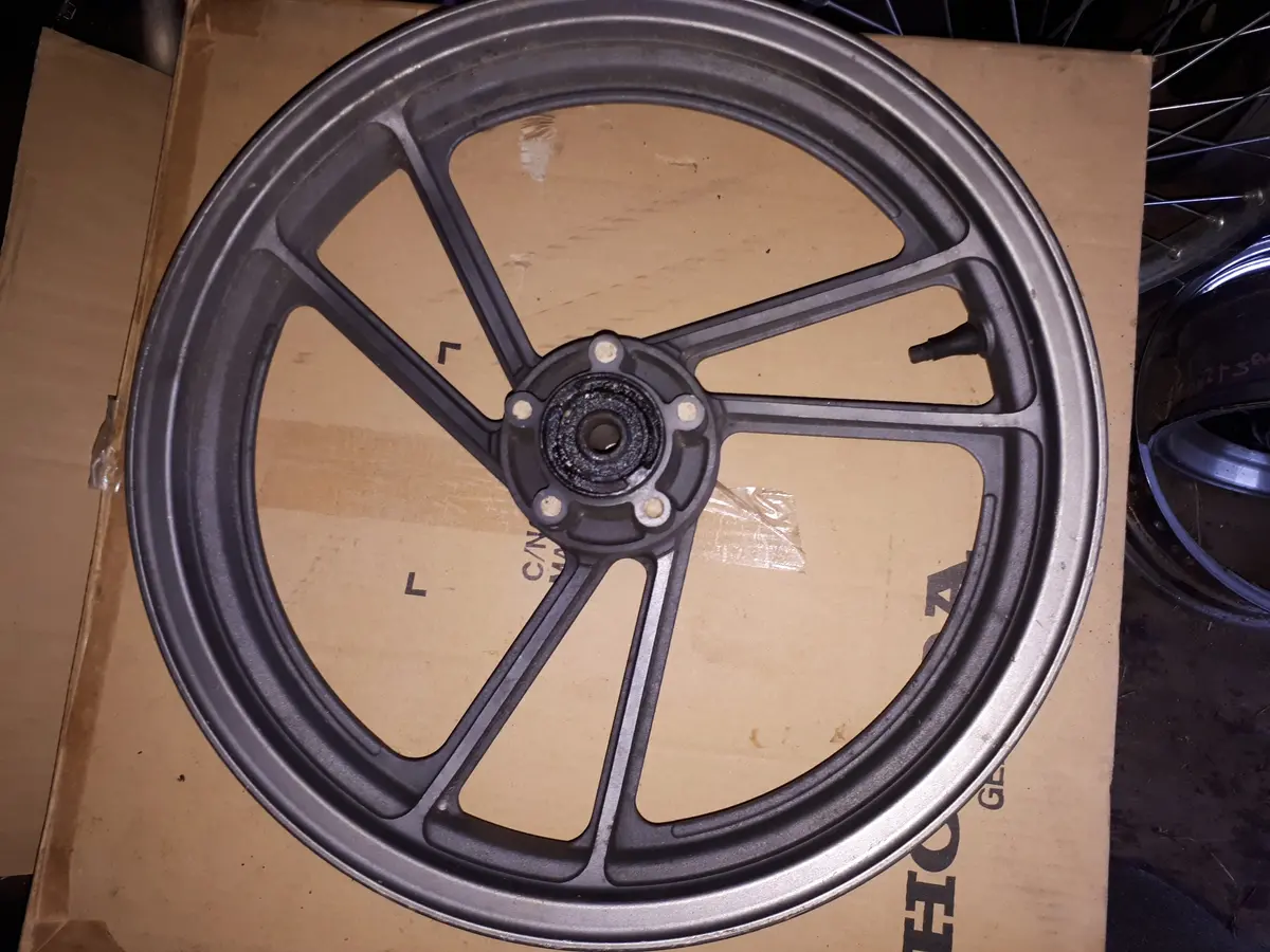 Rg500 Gamma Front Wheel 1