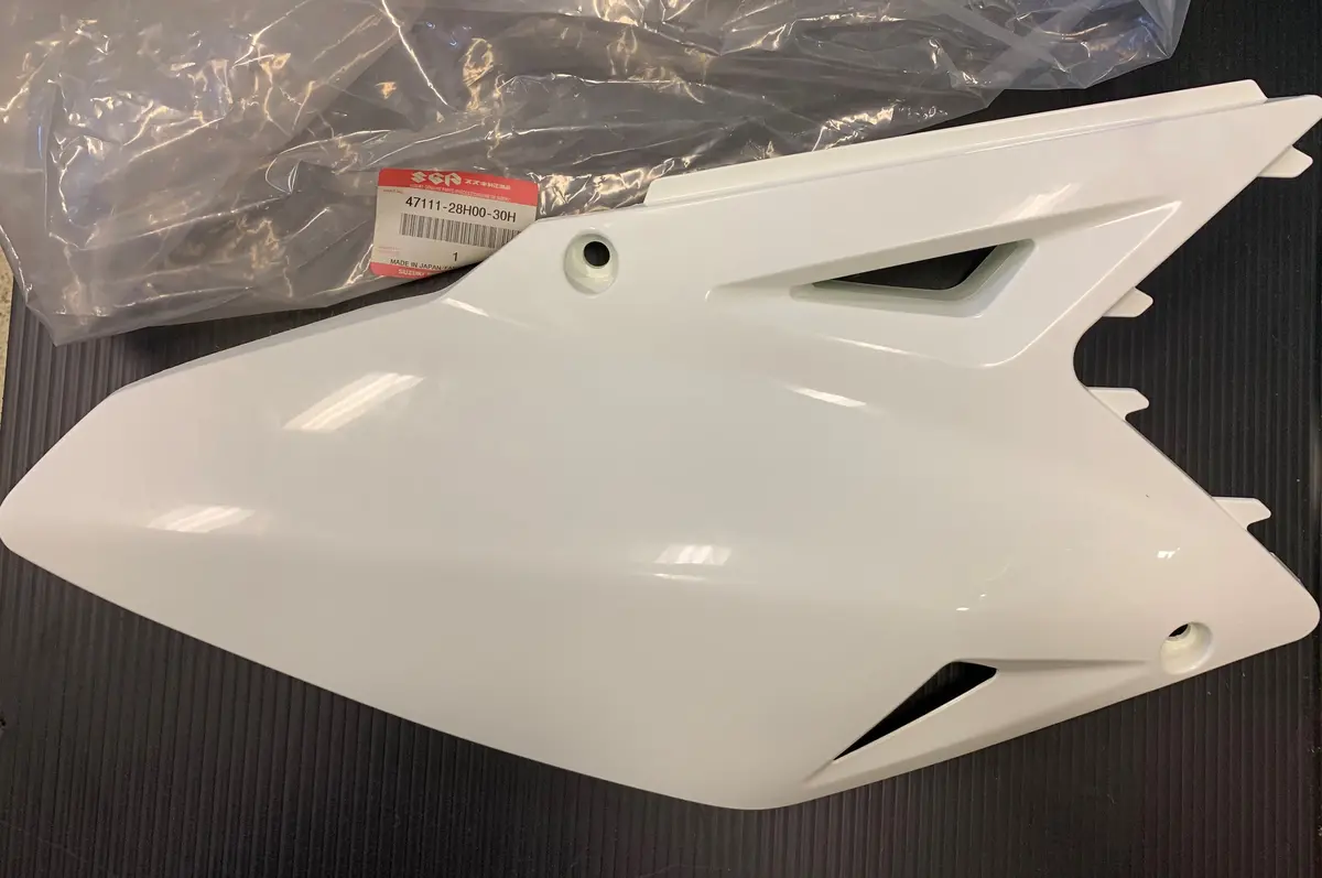 Rm-Z Right Frame Cover 1