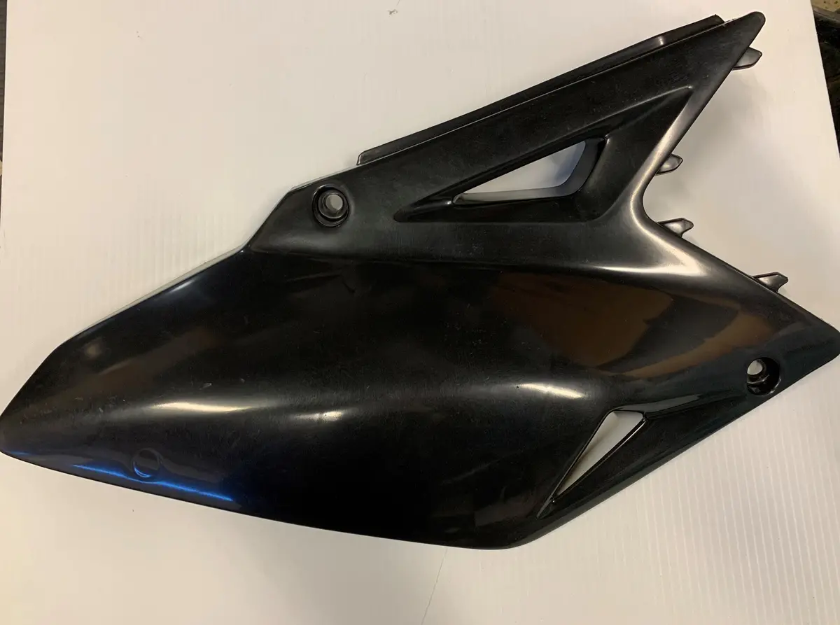 Rm-Z 450 Black Side Panel 1