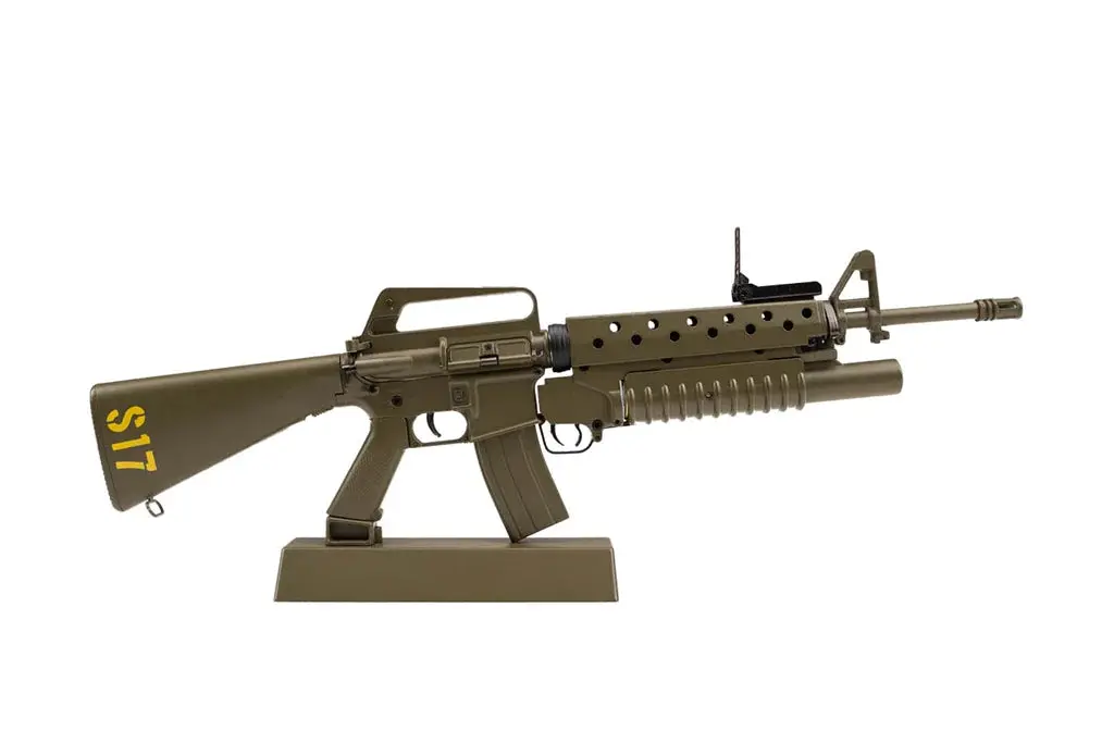 16-Green Miniature 1:3 Scale M16a1 "S17" Model 1