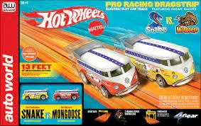 Hot Wheels Pro Racing Dragstrip Snake Vs. Mongoose 1