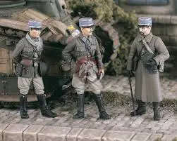1:35 French Officers 1940 (3 Figures) 1