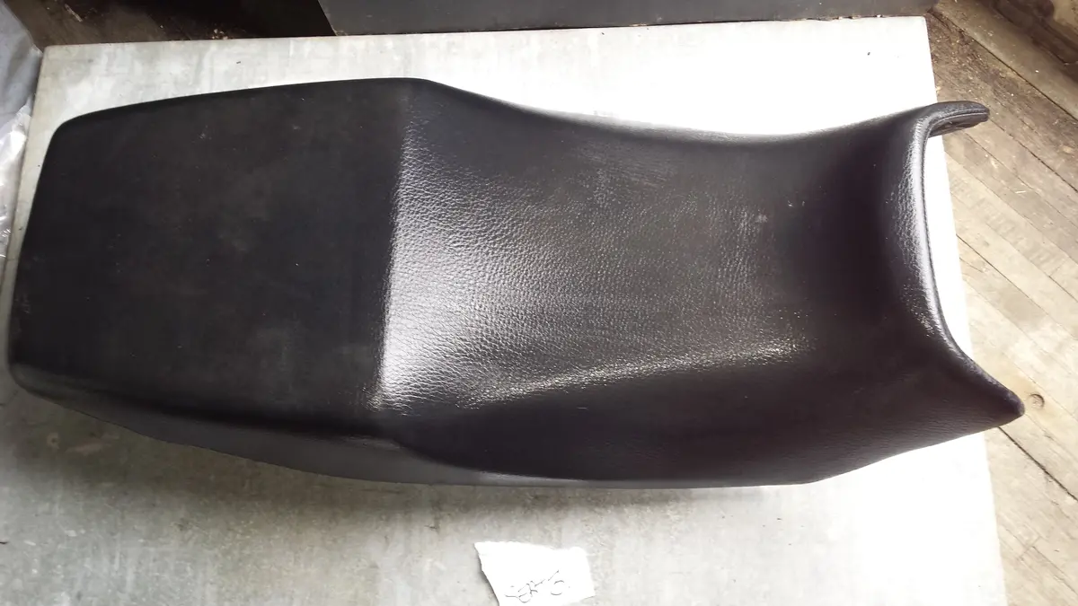 1984-1985 Vf1100s Sabre Seat 1