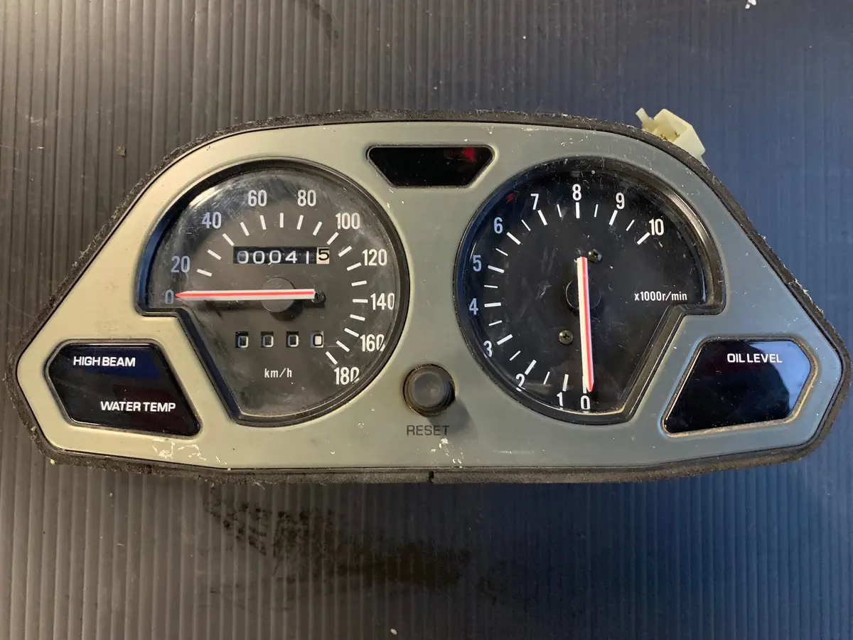 Yamaha V-Max Xt Speedo Assembly 1