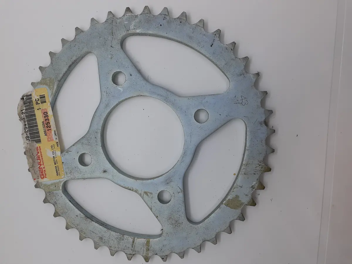 Xs500 Oem Rear Sprocket 1