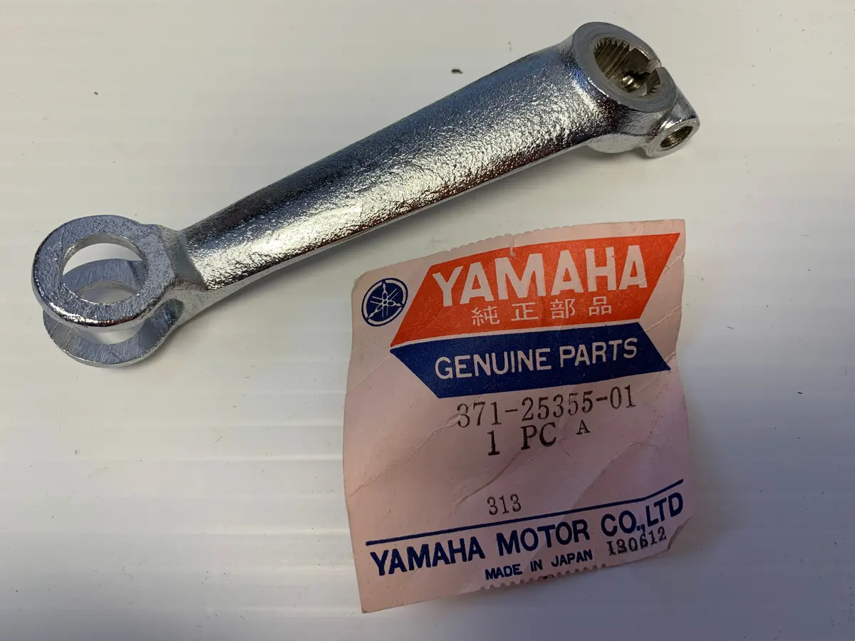 Yamaha Lever, Camshaft 1