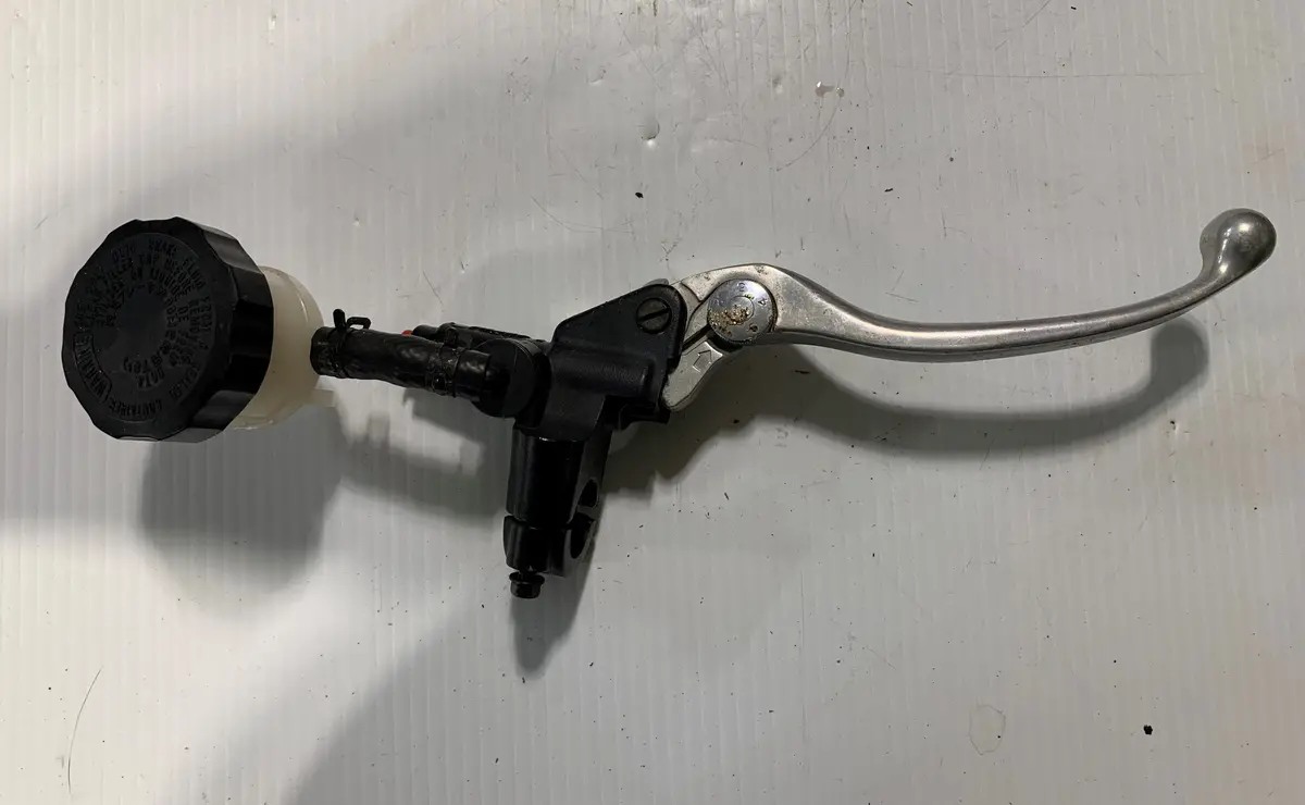 Yzf1000r Front Brake Master Cylinder 1