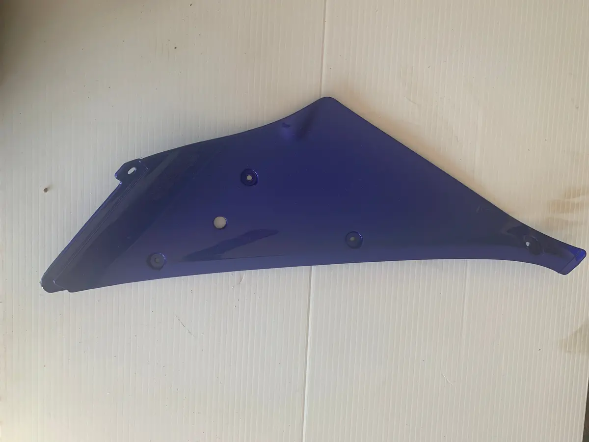 Yzf R1 Blue Right Inner Panel 1