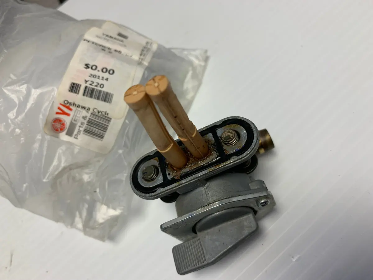 Yzfr6 Fuel Petcock Assembly 1