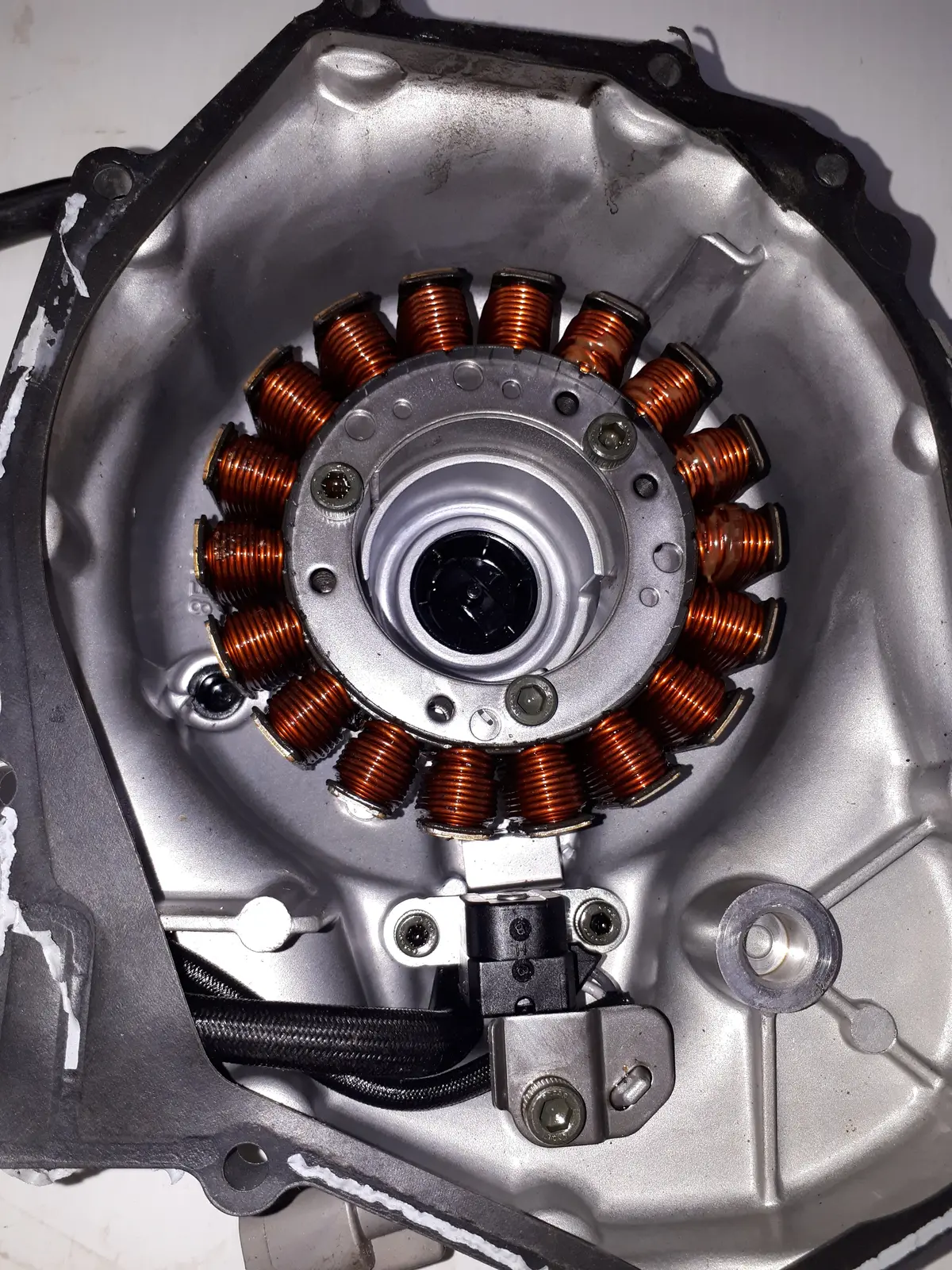 2005 Rx-1 Stator And Cover 1