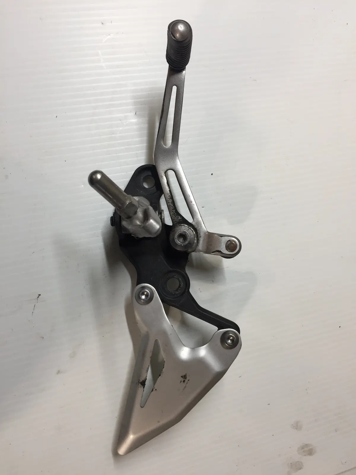 Ex400 Ninja Left Footpeg And Bracket 1