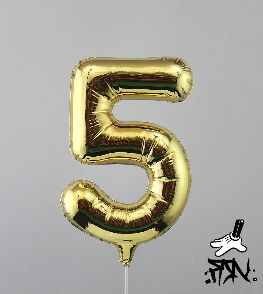 Fanakapan "High5" Gold Balloon Sculpture 1