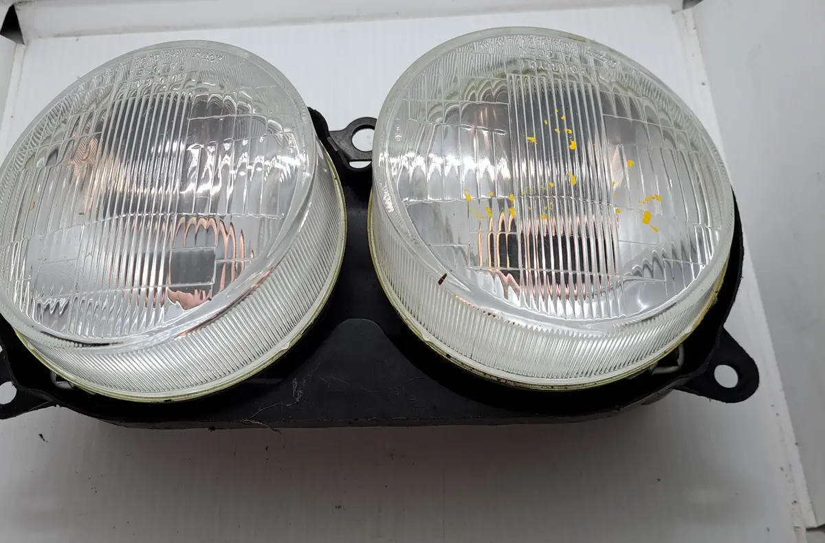 Fzr1000 Headlight Assembly 1