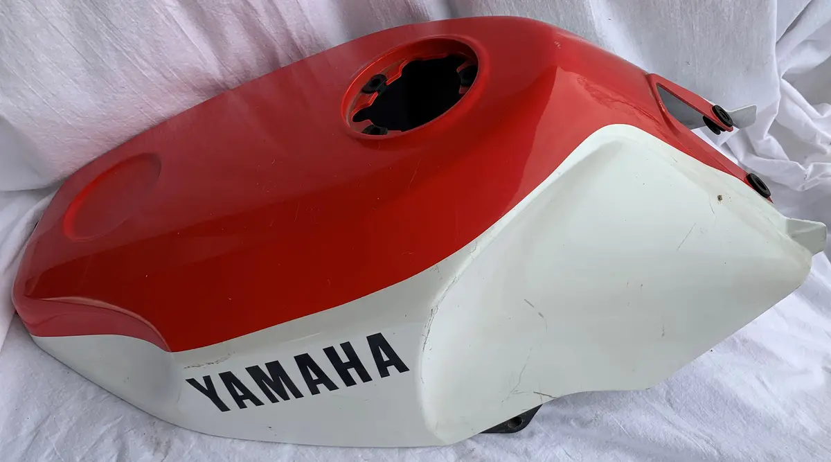 Fzr 400 Gas Tank Cover 1