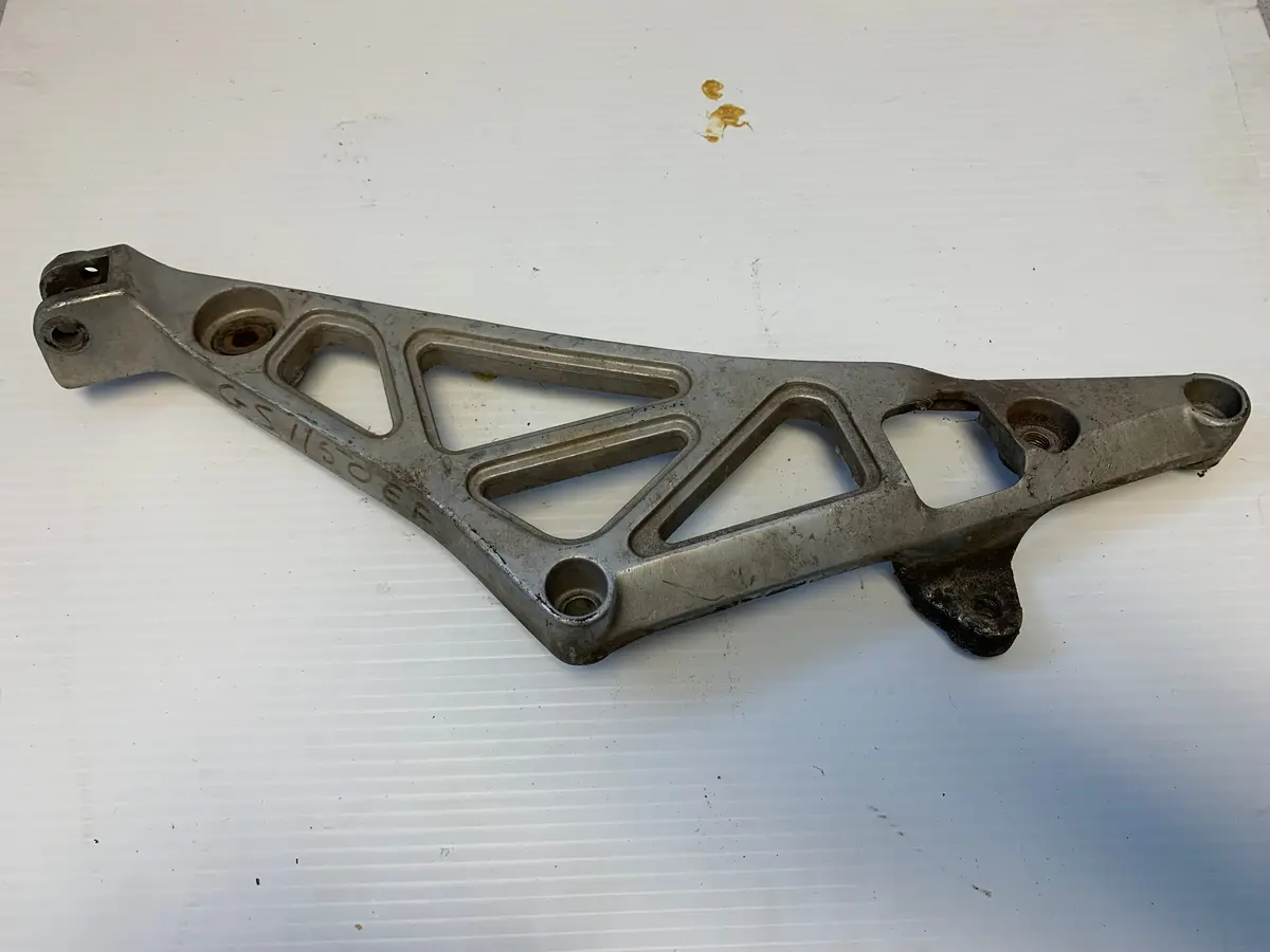 Gs1150 Left Muffler Bracket 1