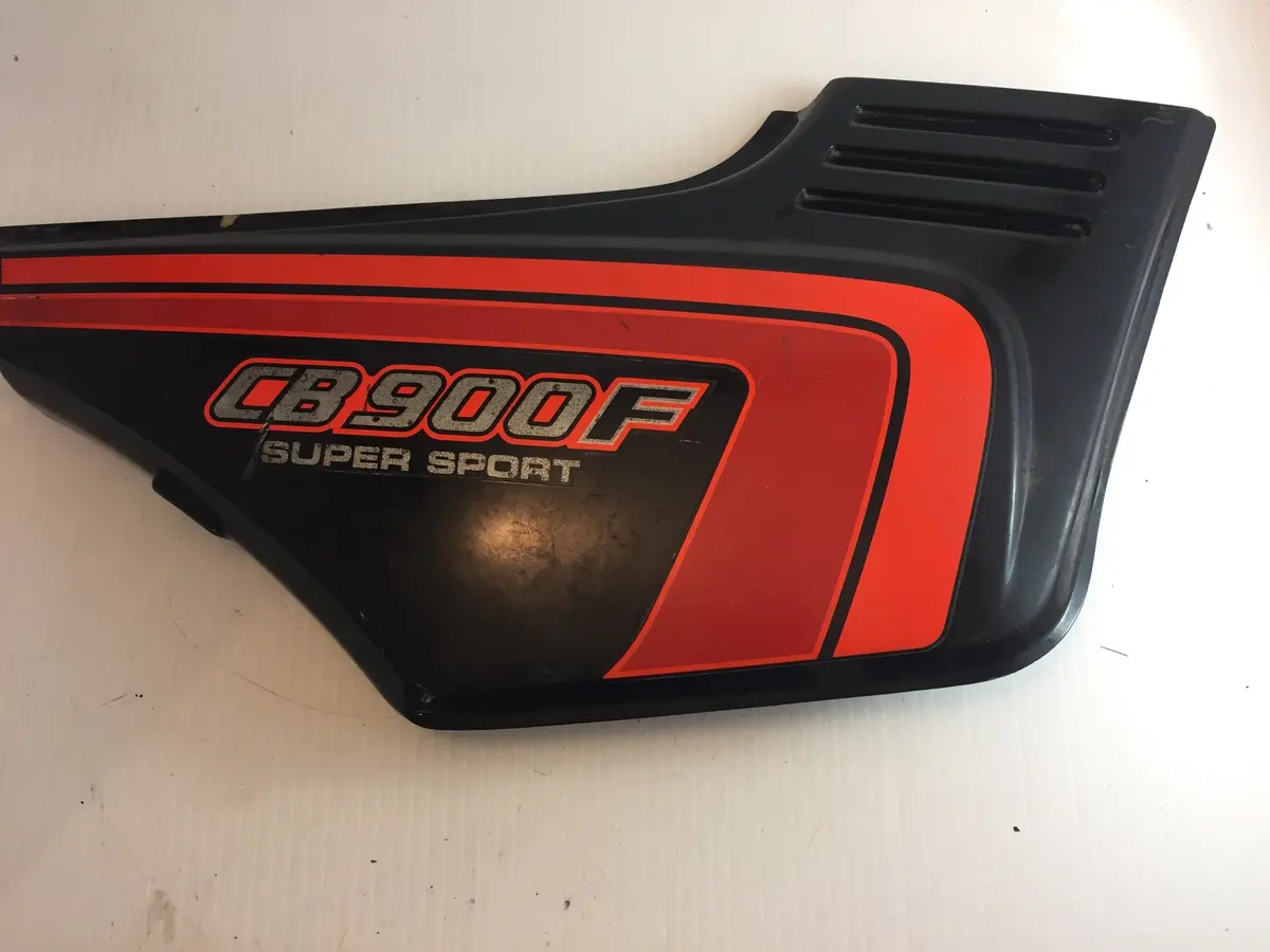 Cb900f Super Sport Right Side Cover 1