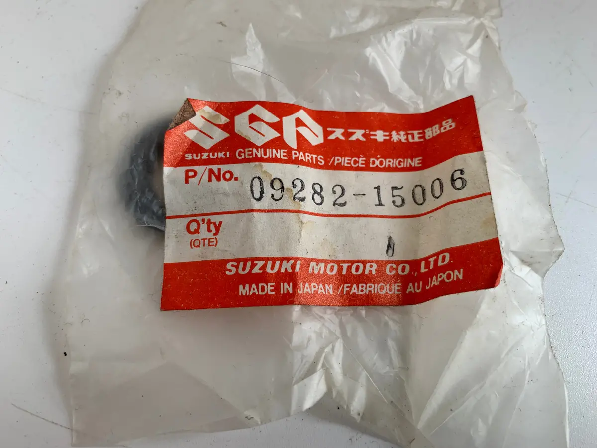 Gsx-R 750 Clutch Oil Seal 1