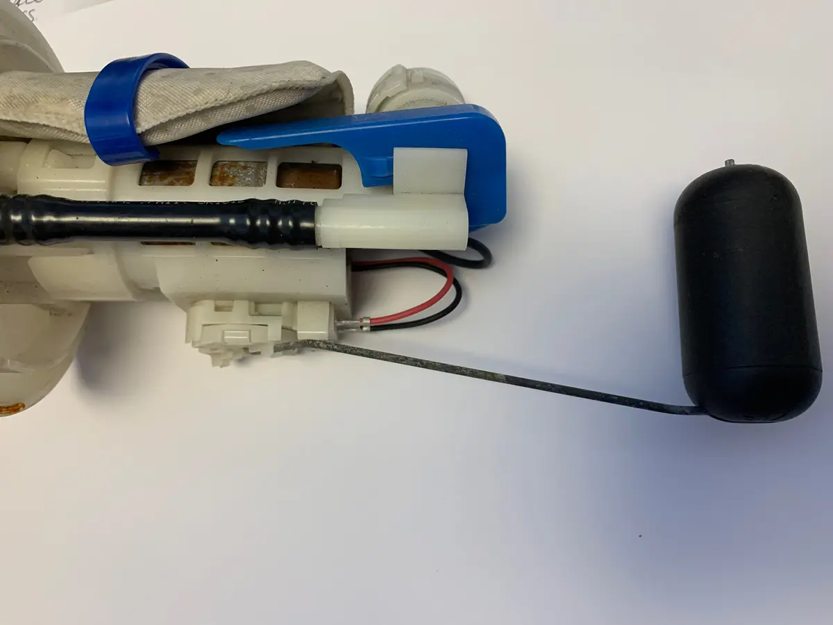 Yamaha Yzfr3 Fuel Pump 1