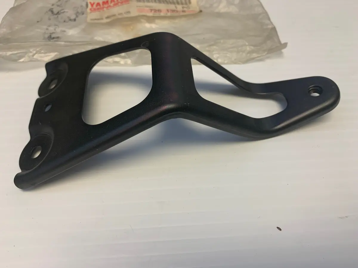 Fzr 600 Fairing Stay 1 1