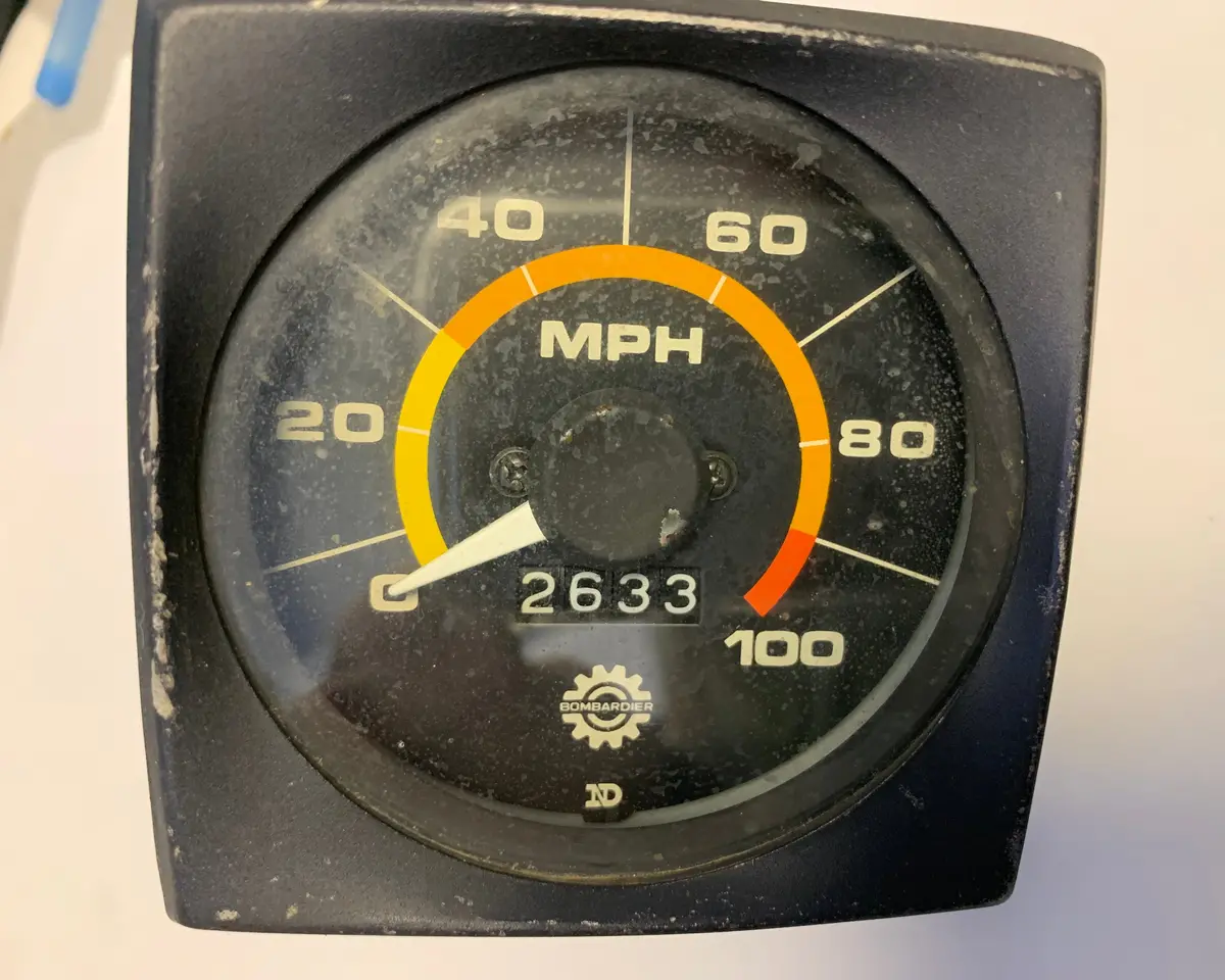 Skidoo Blizzard Speedo 1