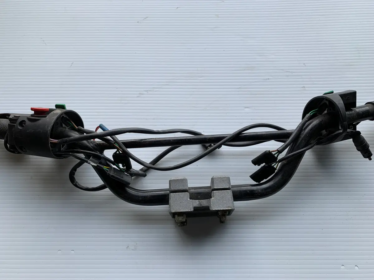Zr600 Zl Handlebars And Switches 1