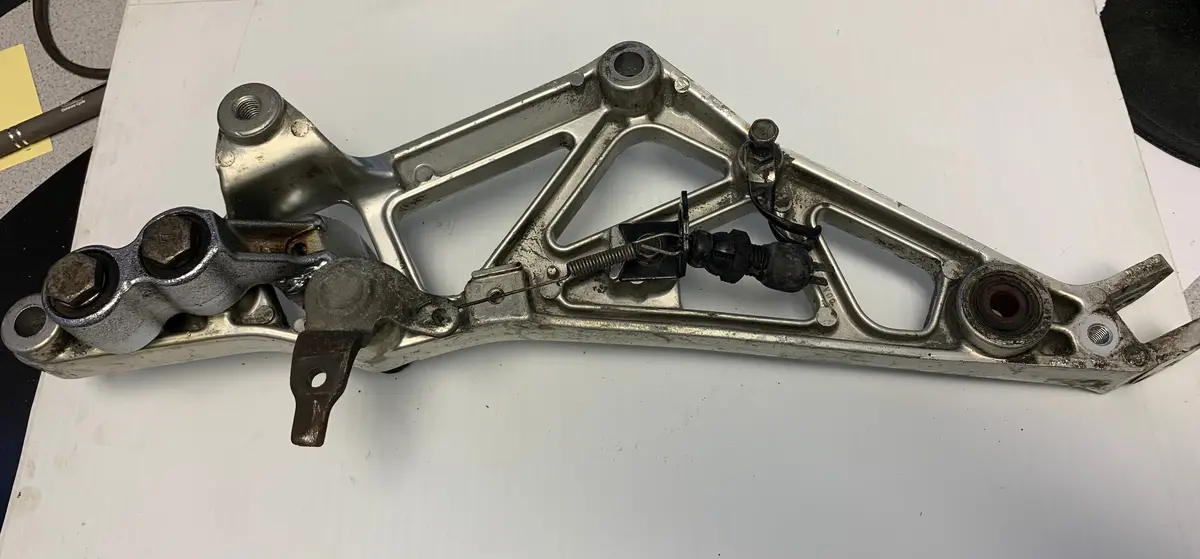 Gs1150 Right Exhaust Bracket 1