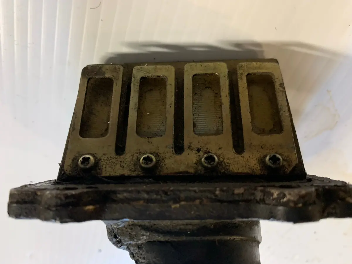 Rm465 Reed Valve Cage 1