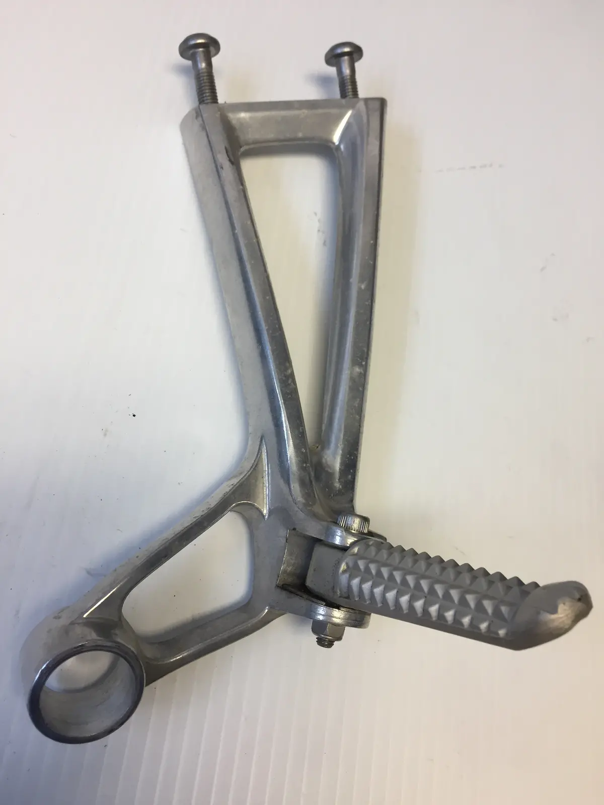 R6 Right Rear Footpeg And Bracket 1