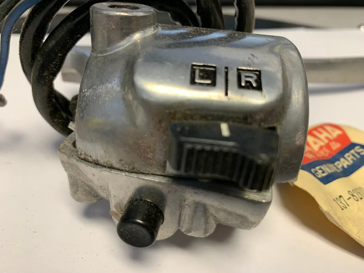 Yamaha Ya6 Right Handlebar Switch 1